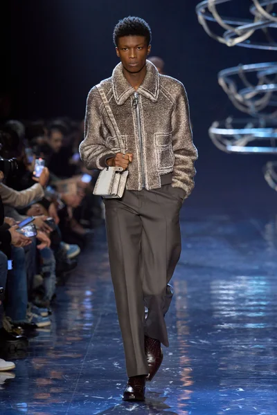 Look 8